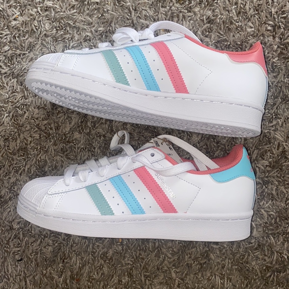 NWT ADIDAS WOMEN/GIRLS